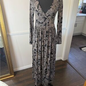 Ecoté Black and Cream Paisley Long Sleeve Maxi Dress Stretchy Silky Western Boho